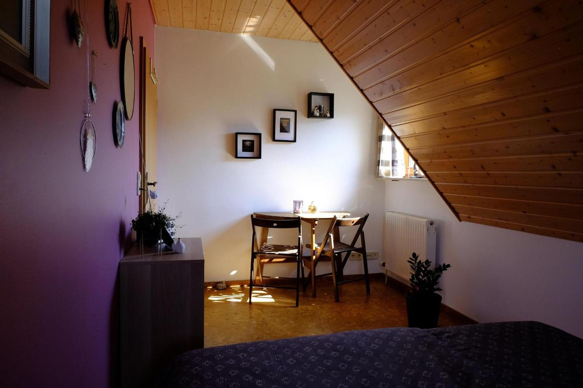 Schwarzwild - Ferienwohnung Und Ferienzimmer Баїрсбронн Номер фото
